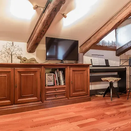 Vivaldi Apartment *