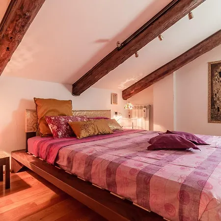 Vivaldi Apartment *