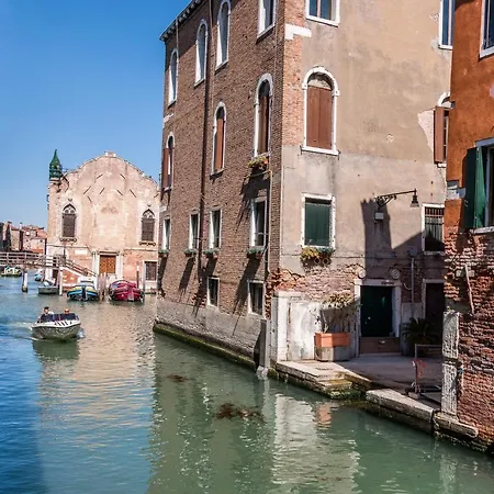 Vivaldi Apartment