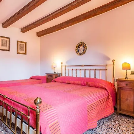 Vivaldi Apartment *