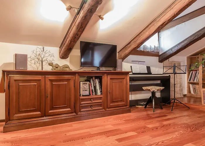 Vivaldi Apartament *