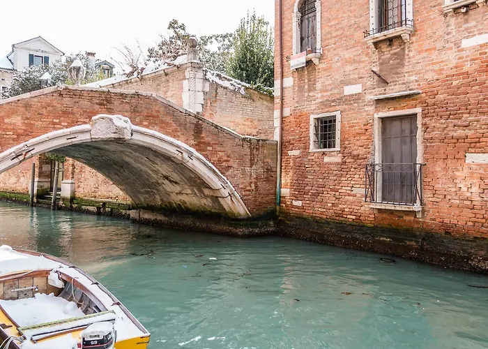 Vivaldi Apartament *